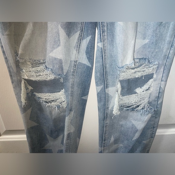 COPY - Risen Distressed Star Print Jeans - Picture 5 of 5